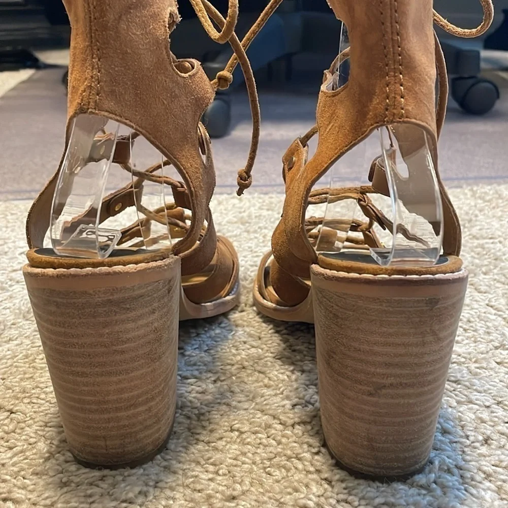 Dolce Vita Women Lyndon Strappy Thick Heels Size 8.5 Gladiator Contemporary